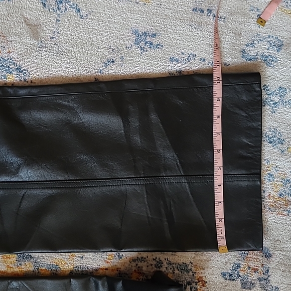 Wide Leg Cropped Leather Pants - Picture 9 of 10